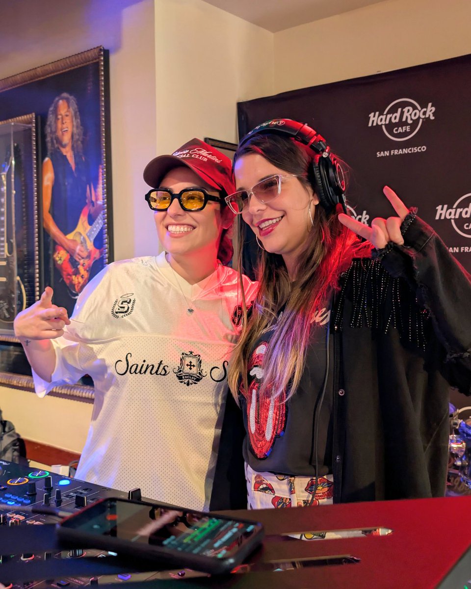 Hard Rock Cafe tweet media