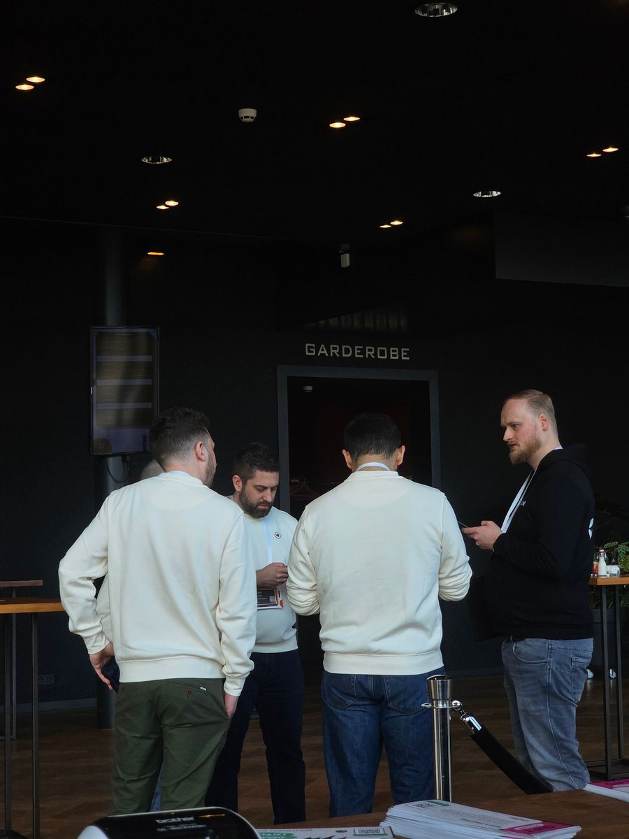 Vuejs Amsterdam tweet media