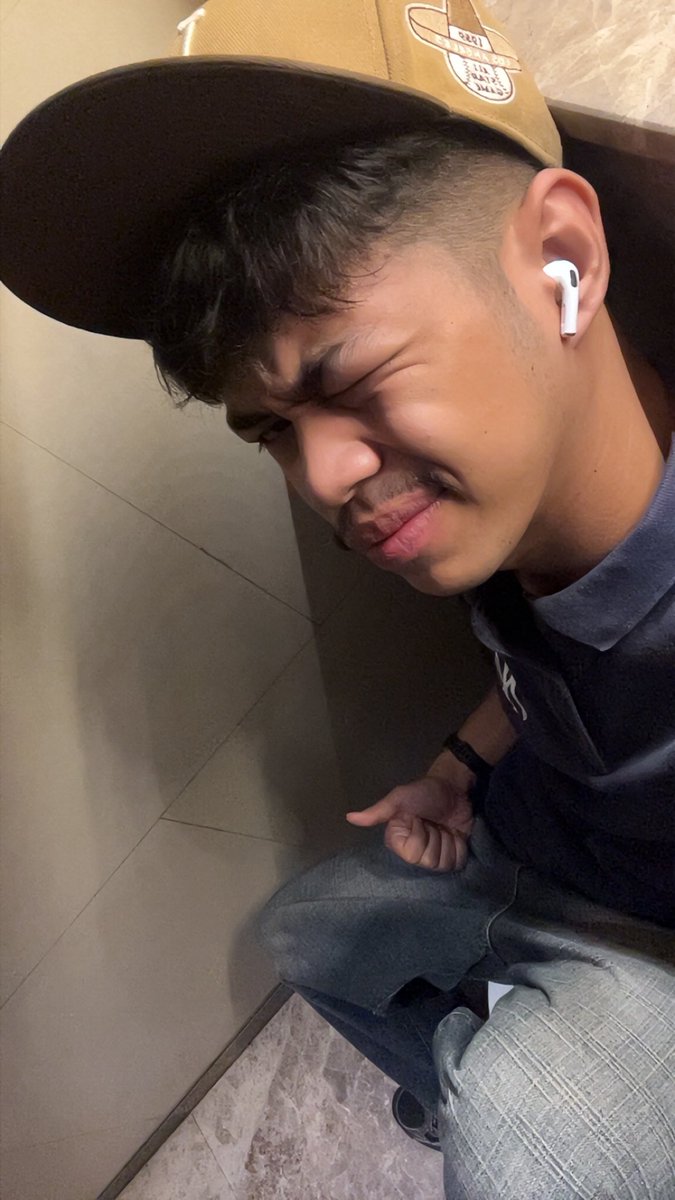 Harithszz's tweet photo. Jenis senyum hilang mata https://t.co/cRy0SwIdMP