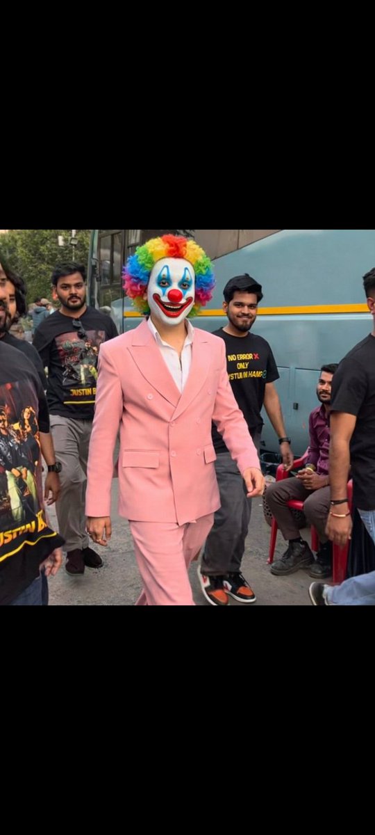 Laughter C ka jokar 🪴 na entertain kar sakta na comedy ek do line milta h bolne k liye usme bhi hag deta h kaye kaye kar k 😂 2 rupees k Tv actor walo k samne iski chu bhi nai niklti h 🤣 

#ManishaRani