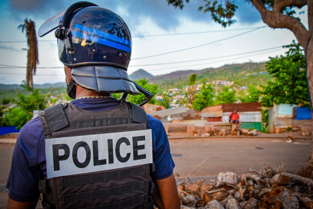 Police Nationale 976 tweet media