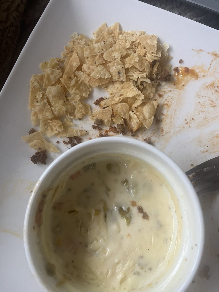 jennifersnudes's tweet image. down to the crumbs but that’s not gonna stop me from dipping #hungry