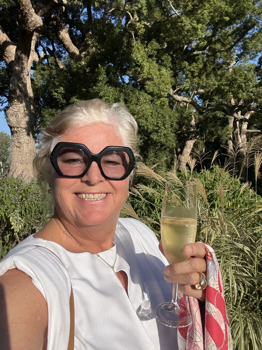 Caroline van Wezel tweet media