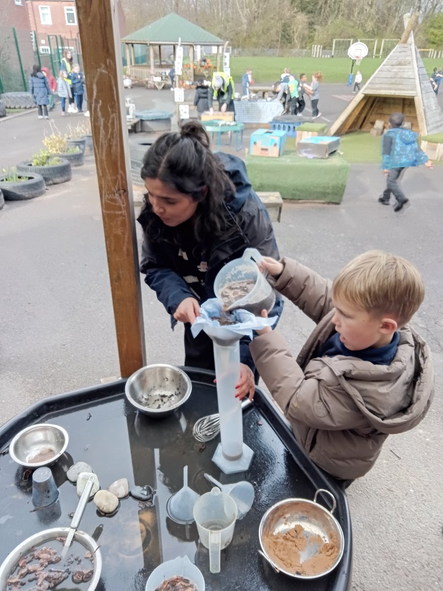 Miss Taylor tweet media