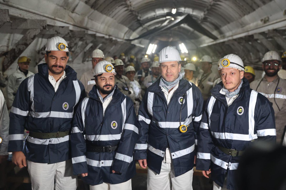 Mesut Özil tweet media