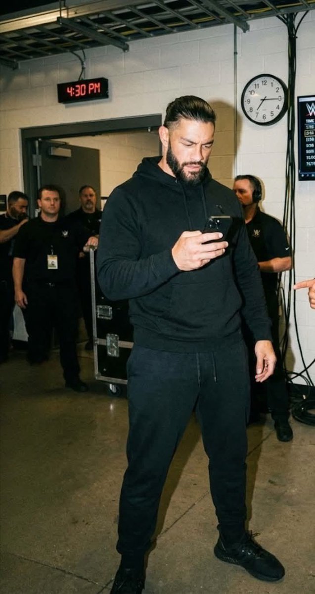 ReneeRe8333's tweet photo. Thinking of you @WWERomanReigns 
🖤🖤🫶🏾 https://t.co/w4nxPbQm5t