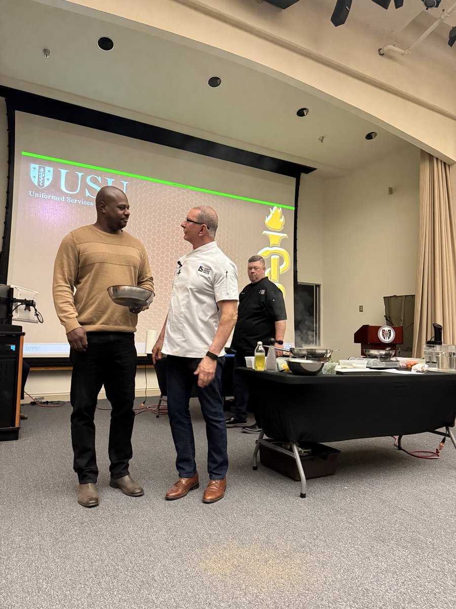 Robert Irvine Foundation tweet media