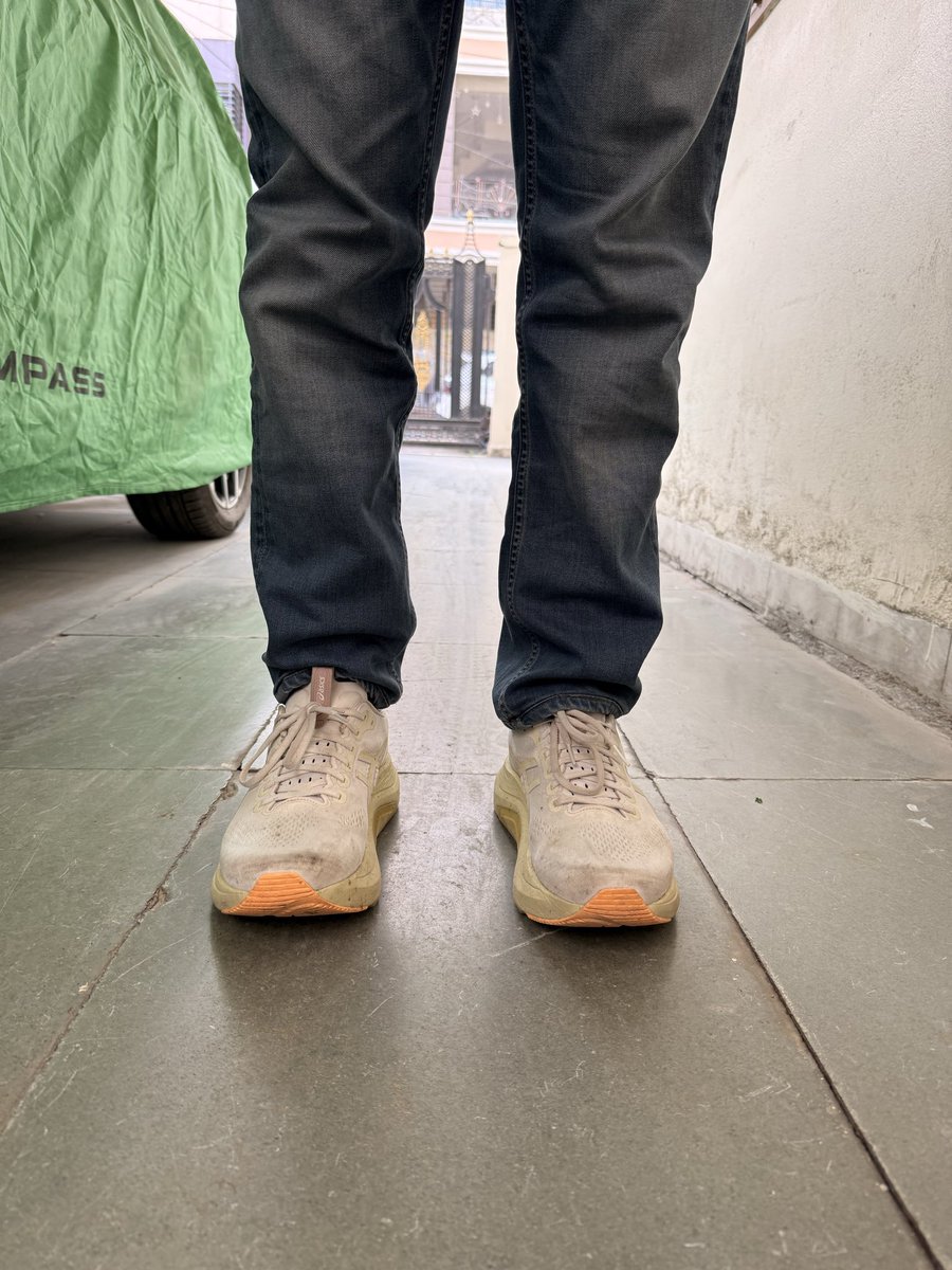Arvindabc1911's tweet photo. These are the shoes photos. https://t.co/SwgMggJIHa