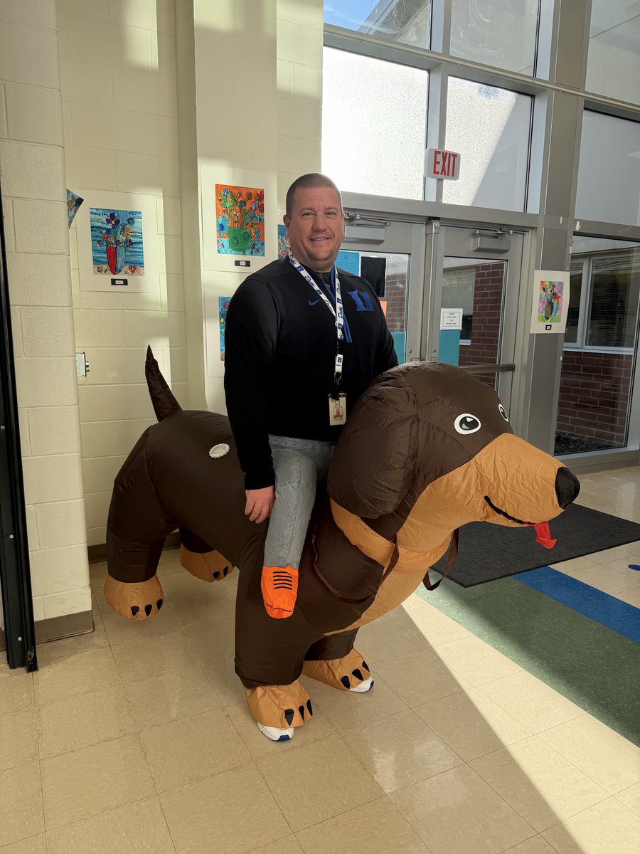 Mr. Rood would like to thank everyone for participating in our Kids Heart Challenge event this school year. Our school did an amazing job raising $13,000! All this money goes directly to the American Heart Association to help fight and find ways to cure heart disease. 💙🧡🎉