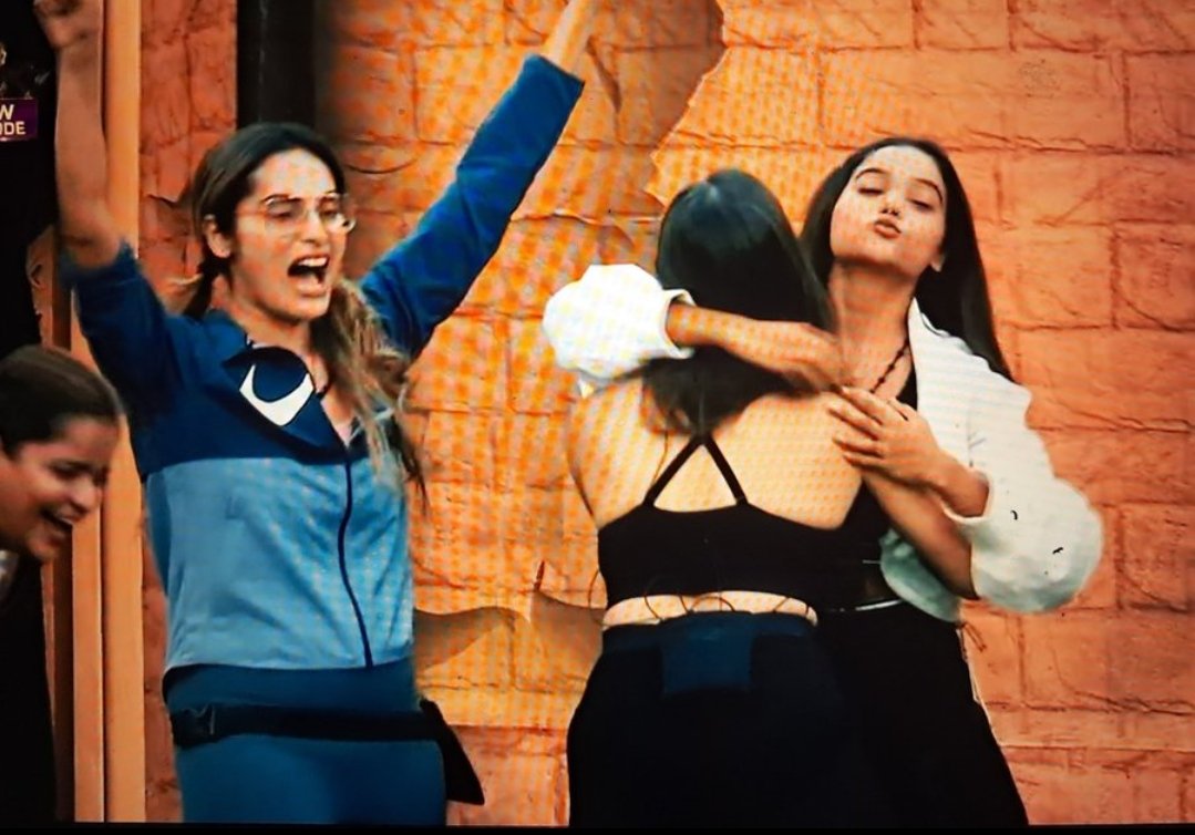 rajavinash8083's tweet photo. Welcome BACK #ManishaRani 🤩💥
I am proudly  say  she is the backbone of the show ❣️
 #The50 https://t.co/cwH99Brr88