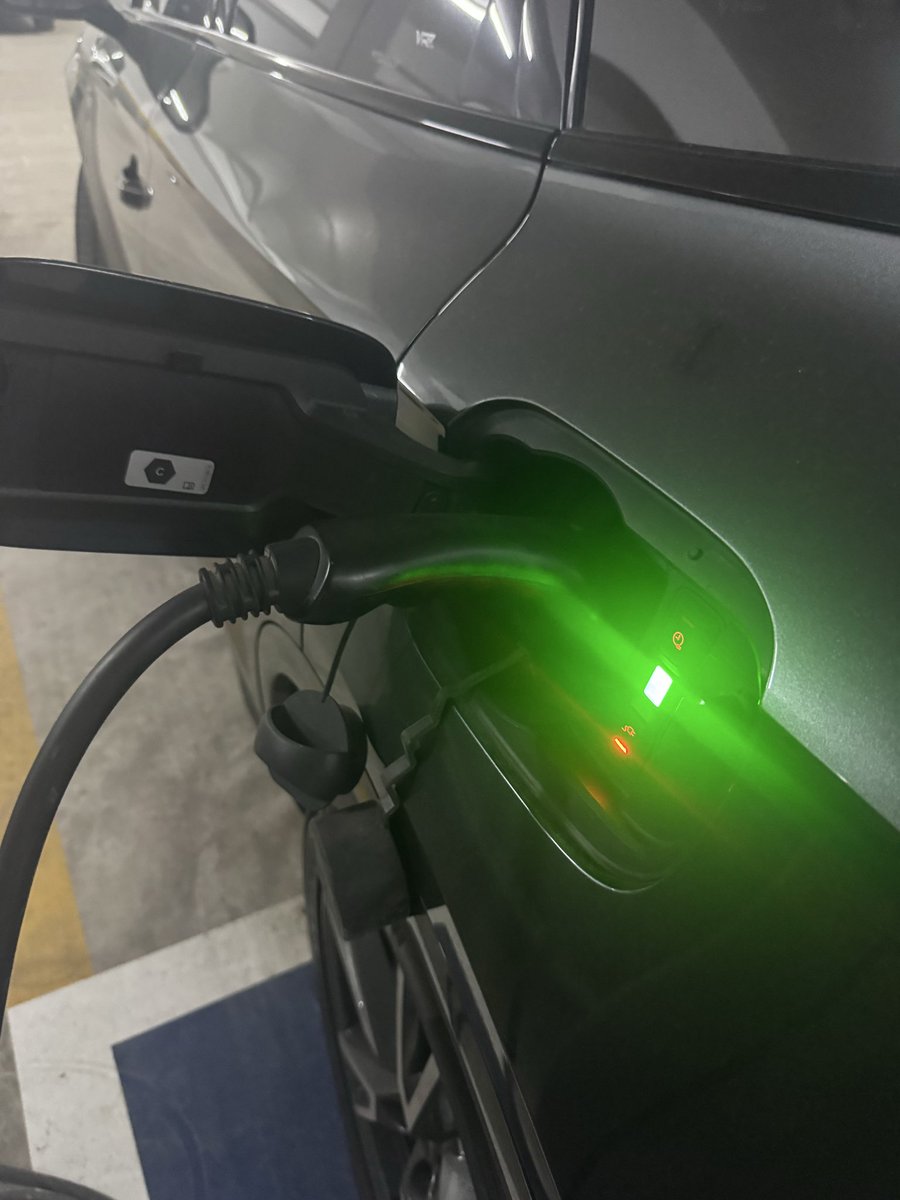 Truecaller tweet media