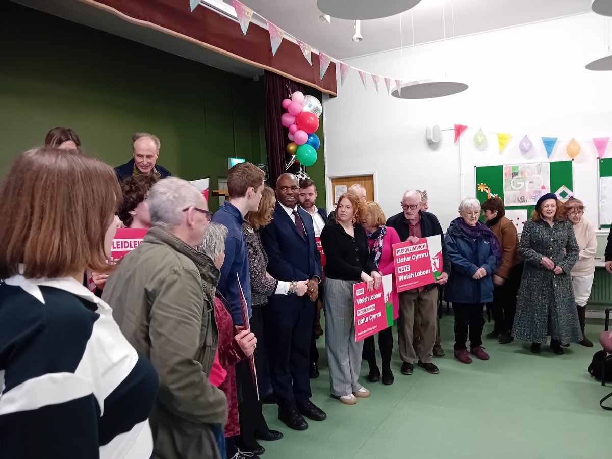 SteveMonLabour's tweet photo. Inspiring talk by @DavidLammy and a quick chat about Peterborough. https://t.co/BHcYQdILV1