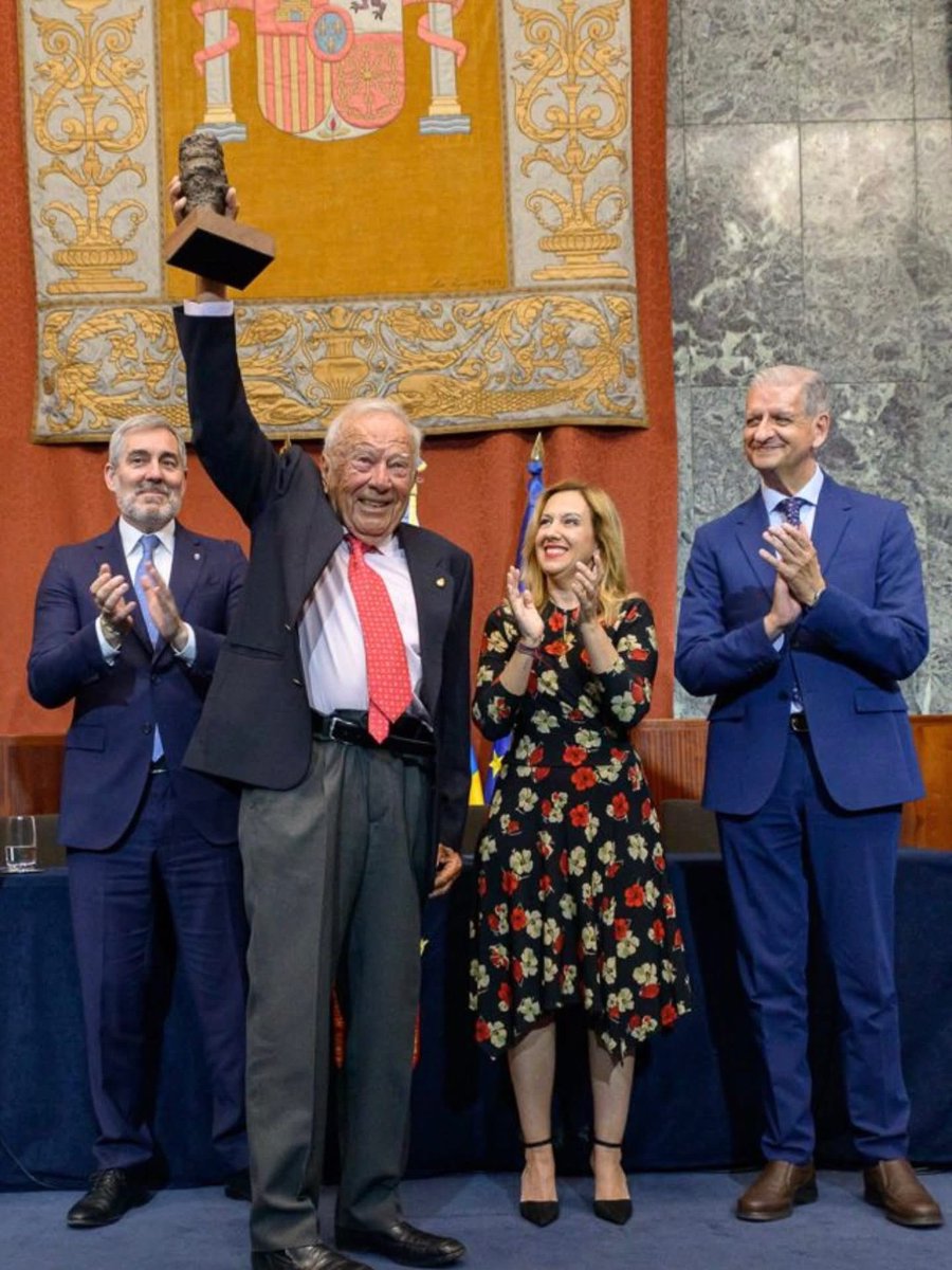 Rosa Dávila tweet media