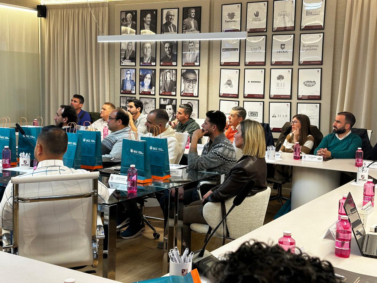eipymes's tweet photo. Iniciamos el curso “¿Está tu PYME preparada para la nueva guerra económica ?. impartido por Mario Weitz, ex consejero del FMI y consultor del Banco Mundial y de la Comisión Europea. https://t.co/snENfMk2zd
