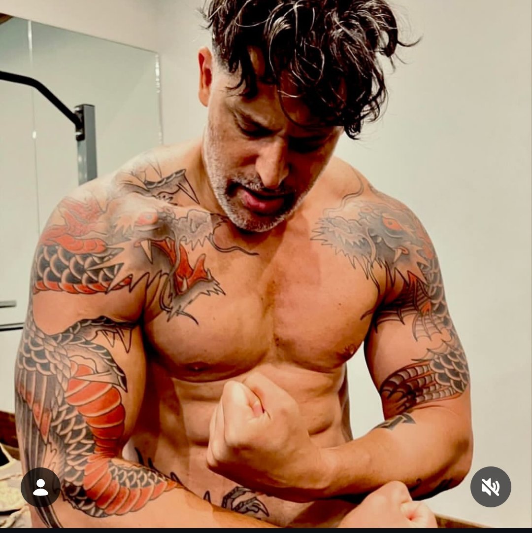 DragonCroc shipper is freaking out in the quotes finding out Croc wears a dragon signet ring lol Just a reminder, Joe also has a dragon tattoo on his arms
