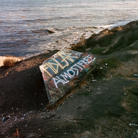 realSamGoodie's tweet photo. 🎶 #NowPlaying
🎧 FIDLAR – Almost Free 🍻🔥
😎 Today’s vibe
The album title references a lyric from the track “Alcohol.”
#FIDLAR #AlmostFree #Music #MusicCollection 🎵 https://t.co/t1CFany3P3