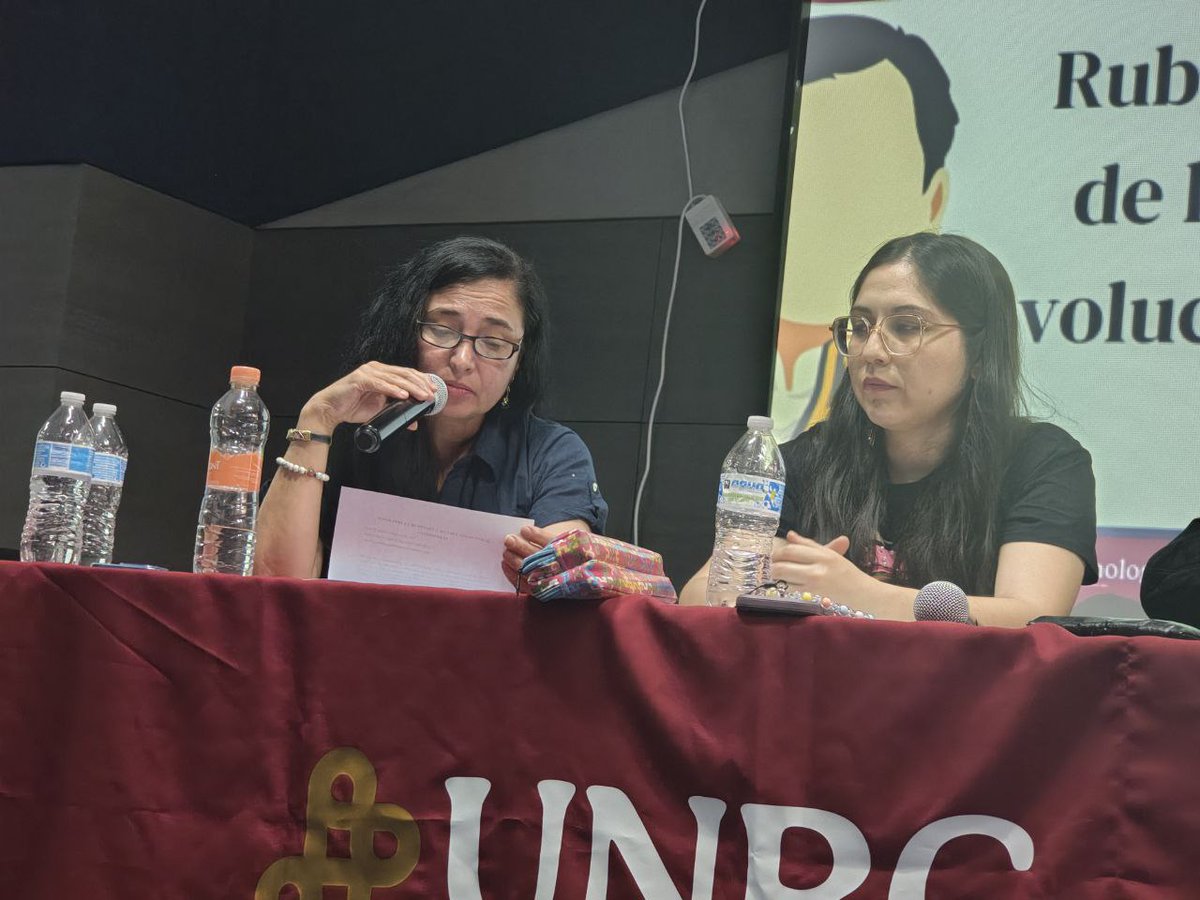 AsmaraGay's tweet photo. Ayer hablando sobre la vigencia de la obra de Rubén Darío con mis colegas de la Universidad Nacional Rosario Castellanos en el II Coloquio de literatura latinoamericana (UNRC), dedicado este año al Principe de las Letras Castellanas, Rubén Dario.

#leerarubendario 
#humanismo https://t.co/2k3crCpj47