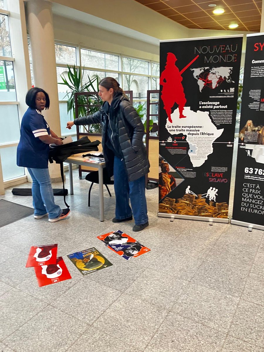 VanGoghClichy's tweet photo. Préparation de l’exposition «Esclavage et abolitions : une histoire de France » prêtée par la Fondation pour la mémoire de l’esclavage. Merci aux parents délégués.#cestnotrehistoire
@VClichy88746 @acversailles @f_fulgence https://t.co/QQzBhDTKgl