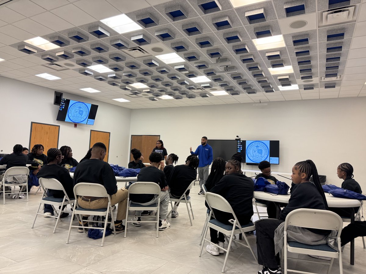 TSUCollegeofAG's tweet photo. Great visit Friday from John P. Freeman Optional School students who came to TSU for an Agri-STEM experience at the College of Agriculture.
Students explored how science, technology and agriculture connect while learning about research, Extension and careers in ag. ๐ฑ๐
#AgSTEM https://t.co/ruuovvx0Jr