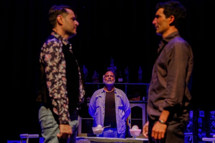 "Fresa y Chocolate" en el <a href="/trasnochocult/">Trasnocho Cultural</a>: una joya sobre la amistad, libertad y tolerancia dirigida por <a href="/manriquehector/">Héctor Manrique</a> tendrá sus últimas funciones.

Conoce más detalles en nuestra sección de Teatro:
pasionpais.net/cultura/se-des…