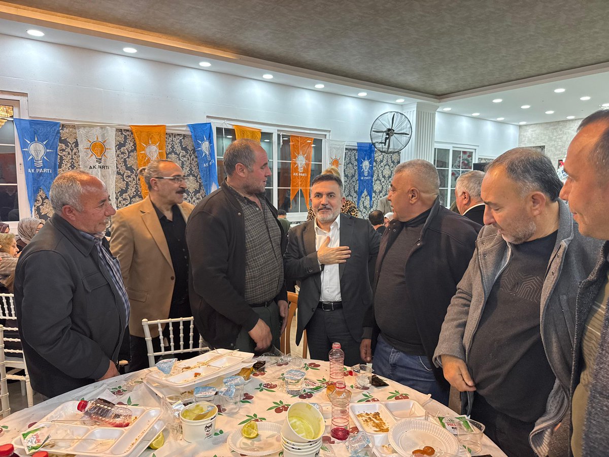 Tamer_Dagli's tweet photo. 📍Pozantı

İlçe Teşkilatımızın kıymetli mensupları ile iftar sofrasında buluştuk. 🌙 

Ramazan’ın bereketini paylaşırken teşkilat çalışmalarımızı da değerlendirme imkânı bulduk. Birlik ve beraberlik içinde, milletimize hizmet yolunda aynı kararlılıkla çalışmaya devam ediyoruz.

#MilletimizleYolumuzBir