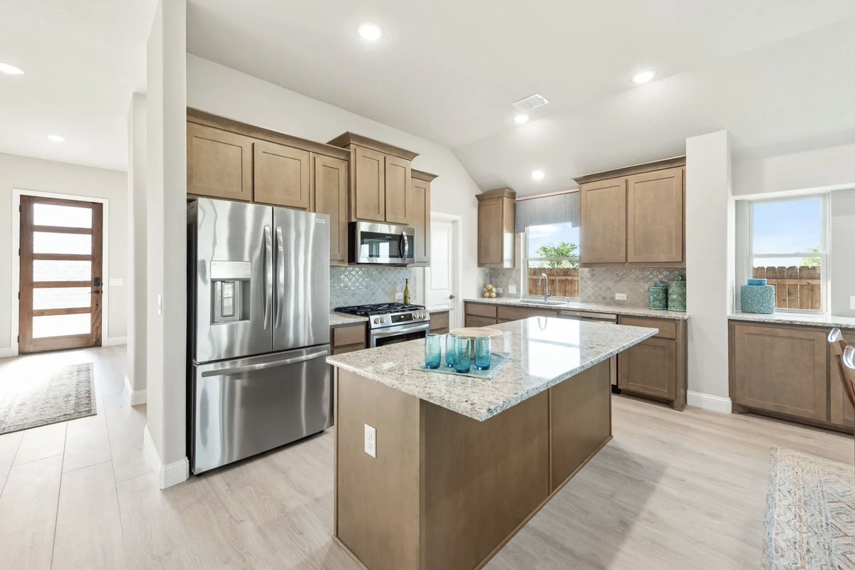 Daisy Greek tweet media