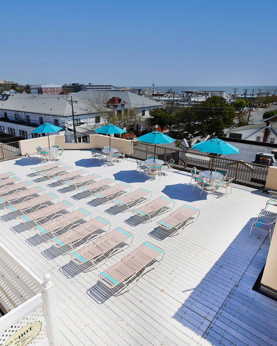 BrightonSuites's tweet photo. Our rooftop lounge deck is one of our favorite spots — right outside the indoor rooftop pool and overlooking the town. 🌊

Now we just need spring to hurry up so we can enjoy it the way it deserves. https://t.co/UrSvx21PfJ