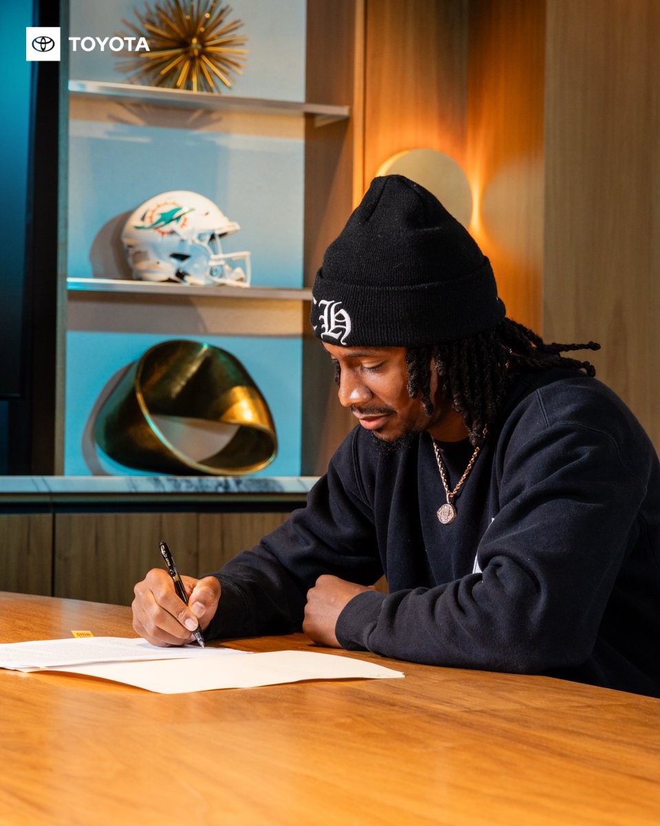 Miami Dolphins tweet media