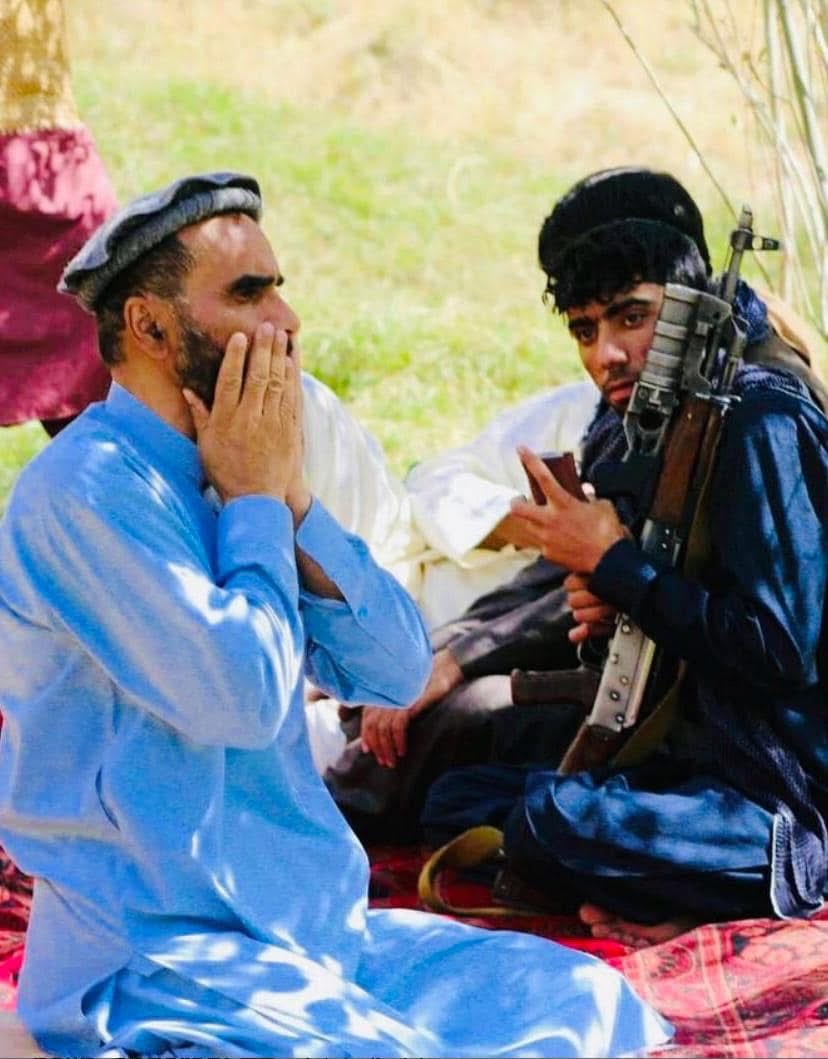یک سال از رحلت مردی گذشت که برای من حیثیت کاکا، معلم و رهنما را داشت. مرحوم الحاج قومندان رسول از معدود مجاهدانی بود که آمر صاحب به او اعتماد و باور کامل داشت و با او ارتباط مستقیم. وقتی با او می‌بودیم، از قصه‌های حماسی، عزت نفس، مردانگی و از تقوای او کیف می‌کردیم. حاجی کاکا