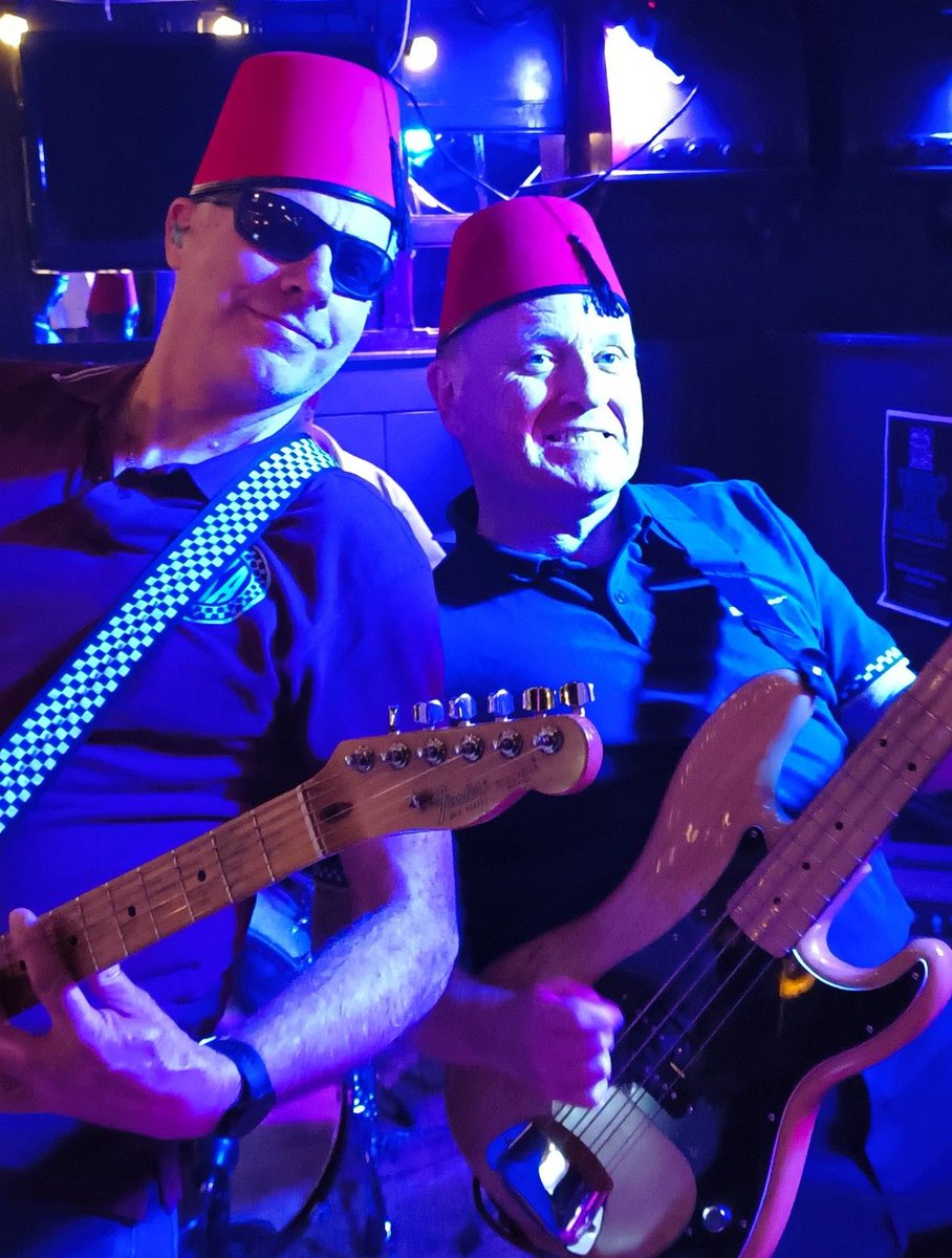 AndyKeysClark's tweet photo. D.M. Street live at the Old Ale House, Truro https://t.co/wr2eTtp3dP
