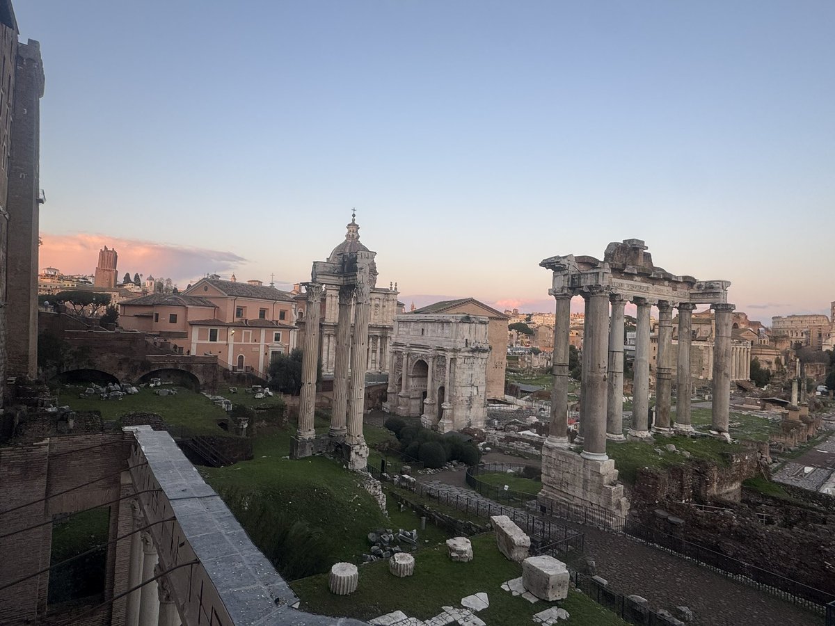 anto8301's tweet photo. Tramonti Romani 😍 https://t.co/Clh4qFE50A