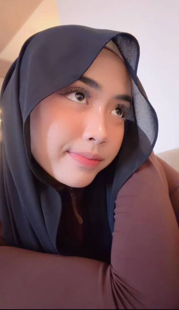 kaivahn's tweet image. ❤️💋#awekbogel #malaysiagirl 
#awekmelayu #awektudung #msumalaysia