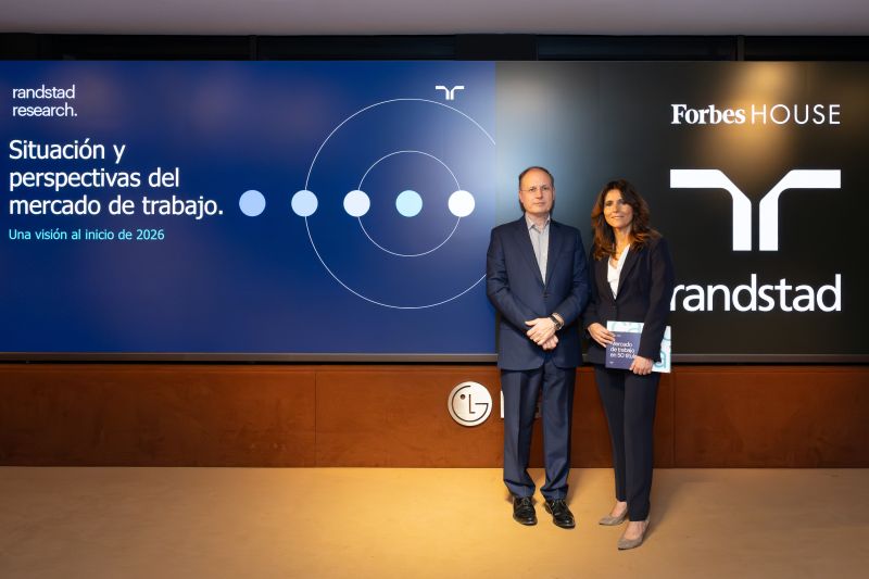 AEMEES presente en la presentación del informe de Randstad España sobre el futuro del mercado laboral, celebrada en Forbes House (Madrid).
Empleo en máximos históricos y nuevos retos para 2026.
#AEMEES #Empleo #MercadoLaboral