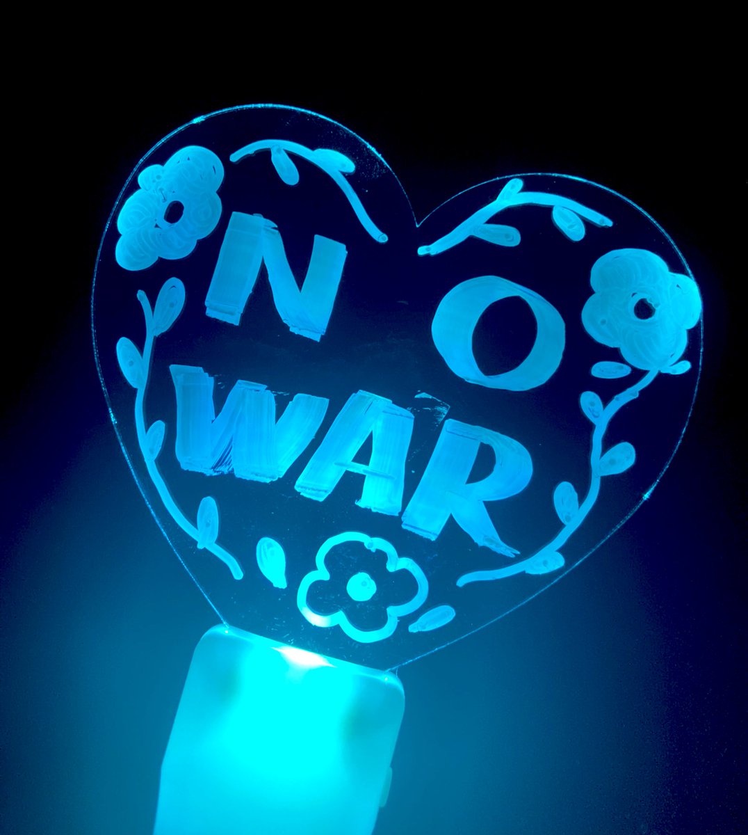 セリア…ありがと…メッセージかけるペンライトいいね…！！