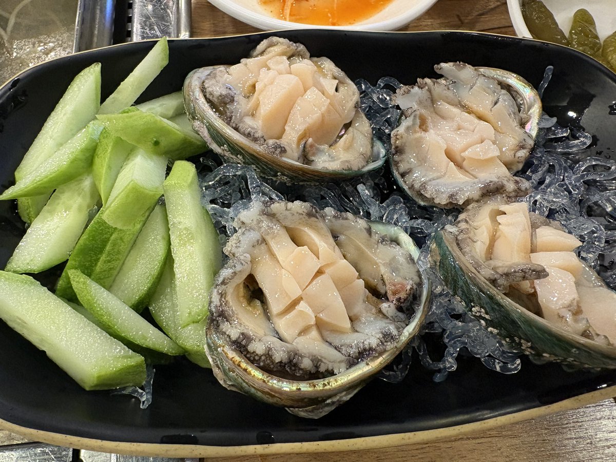 SAORI CASINO Dealer tweet media