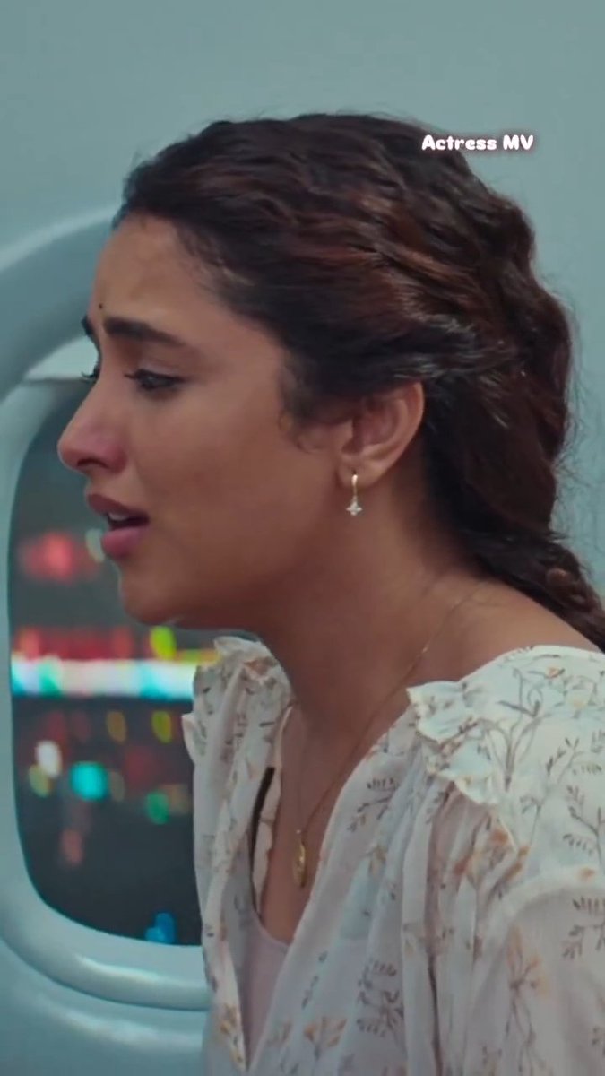 SowmiiVJ's tweet image. Priyanka Mohan 🥵🥵