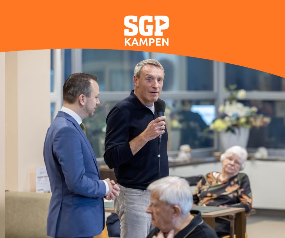 Commissielid Wijnne op bezoek bij onze oudere inwoners van de amandelboom! SGP staat voor goede zorg van begin tot eind van het leven.