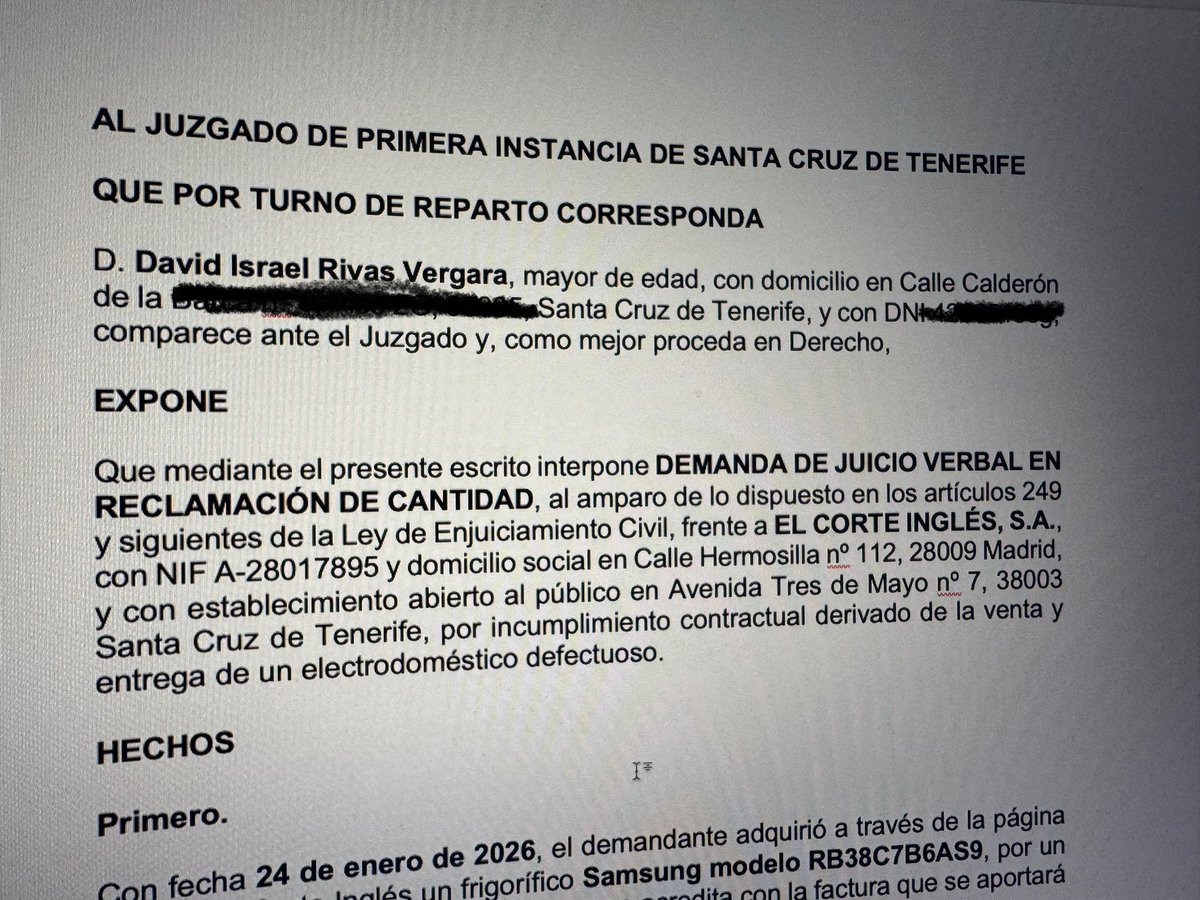 DavidRivasV's tweet photo. Estoy preparando una demanda judicial contra @elcorteingles @elcorteinglesac y voy a contar aquí la historia completa.

Todo empezó cuando compré una nevera de más de 1.000 €. Y sí, llevo meses sin nevera.

Hoy ha pasado algo bastante surrealista.

Llevo dos neveras "estrenadas" https://t.co/DcmH8Jqo8o