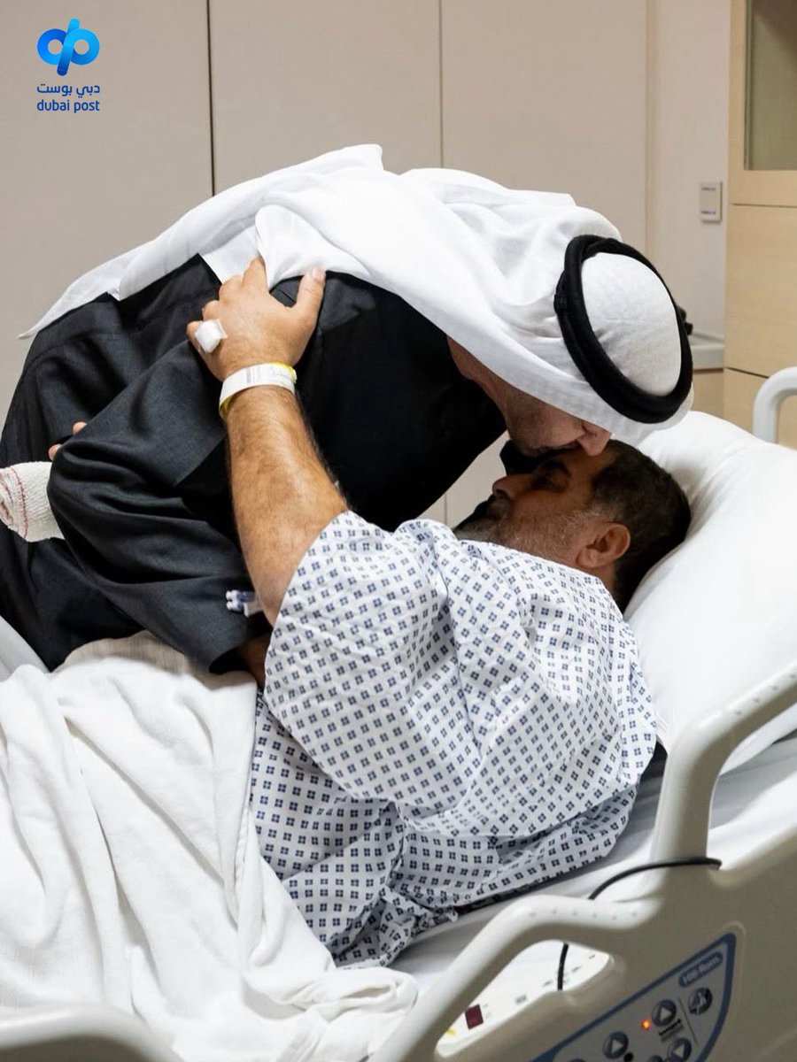 این ایرانی تو امارات از موشک‌های آخوندی آسیب دید؛ رئیس امارات پیشونیش رو بوسید و گفت: نگران نباش، اینجا خونه دومته و ما همه اهل توایم.

مردم ایران آرزوی همچین حاکم دلسوزی دارند، نه مجتبی که تو عمرش فقط به یک پیشونی بوسه زد، اونم تروریست‌های حزب‌الله که از پیجرها زخمی شده بودند.