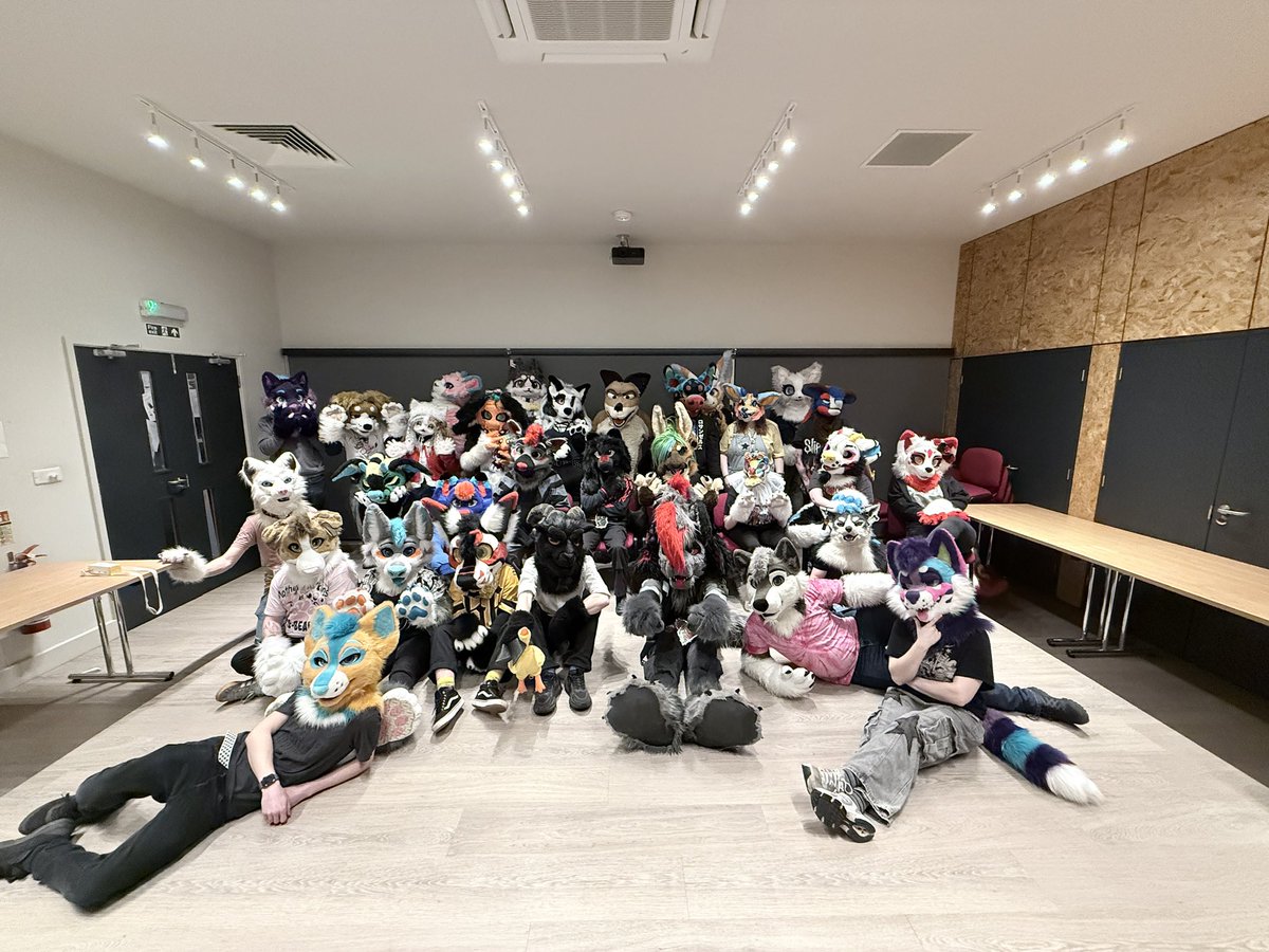 NorwichFurmeets's tweet photo. Hoping everyone has had a lovely week and we wish you all a fabulous weekend. ☺️

#fursuitfriday https://t.co/6K11RCftTo