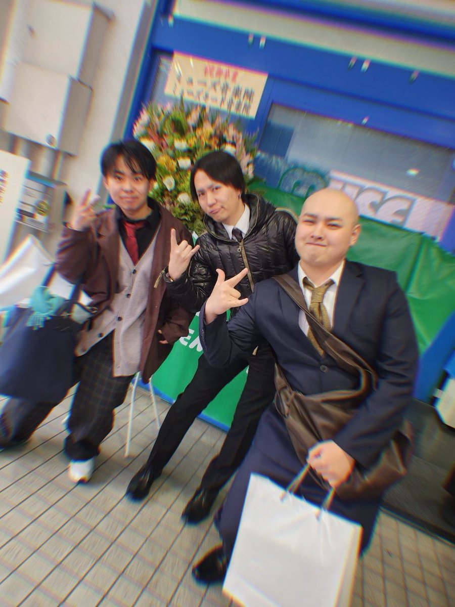 無事、専門学校を卒業しました！
2年間ありがとうございました！

w / <a href="/lDgzTLoSAQ84242/">せと/Seto</a> 

#卒業式 #ミューズ音楽院 #専門学校