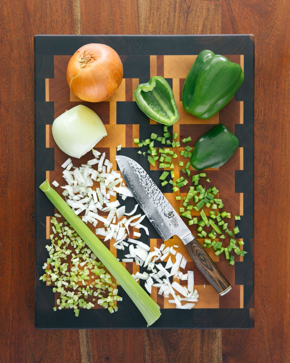 MontanaBlockCo's tweet image. A snowy weekend calls for some comforting meals! Prepping the "holy trinity" for some jambalaya later this evening. Hope everyone enjoys the weekend!

Quality. Functional. Art.
100% USA Made.

#butcherblock
#kitchentools
#CajunFood
