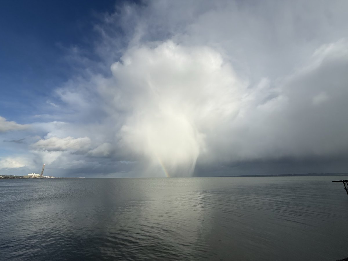 Jamesathome82's tweet photo. Post hail on Belfast lough. @LoveBallymena @WeatherCee @barrabest https://t.co/SK7SJ77GqY