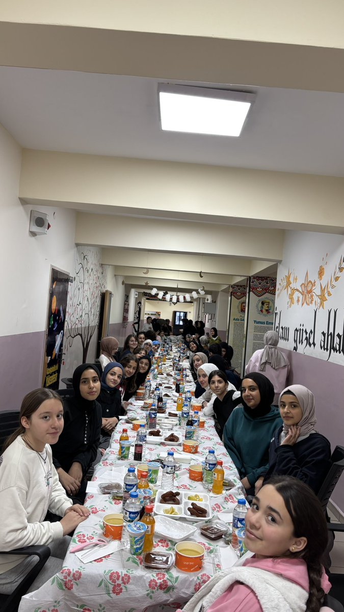 Okulumuzda öğrencilerimizle birlikte iftar yaptık.yaptığımız ibadetlerin kabul olması dileğiyle. <a href="/sadoglu_salih/">Salih Sadoğlu</a> <a href="/kayapinarmem/">Kayapınar İlçe Millî Eğitim Müdürlüğü</a> <a href="/Diyarbakirmem/">Diyarbakır İl Millî Eğitim Müdürlüğü</a> <a href="/tcmeb/">Millî Eğitim Bakanlığı</a> <a href="/Yusuf__Tekin/">Yusuf Tekin</a>