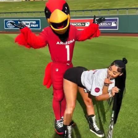 BossyBoots tweet media