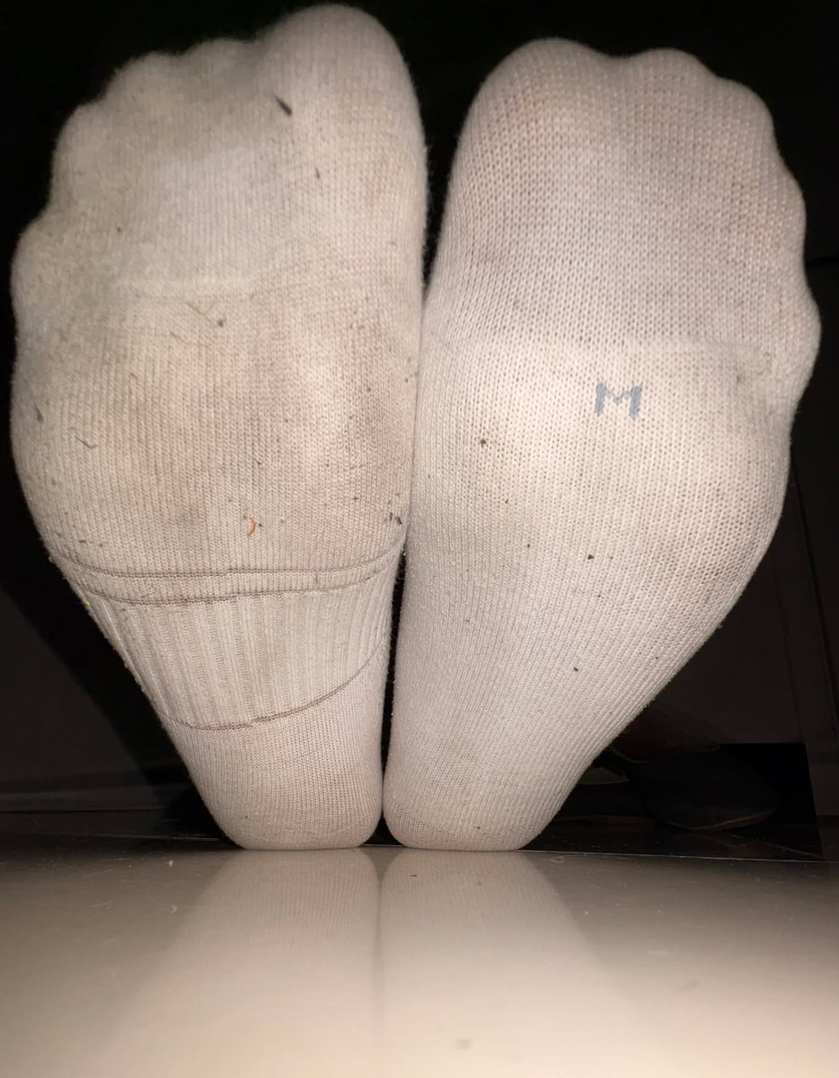 Giantess Elizabeth tweet media