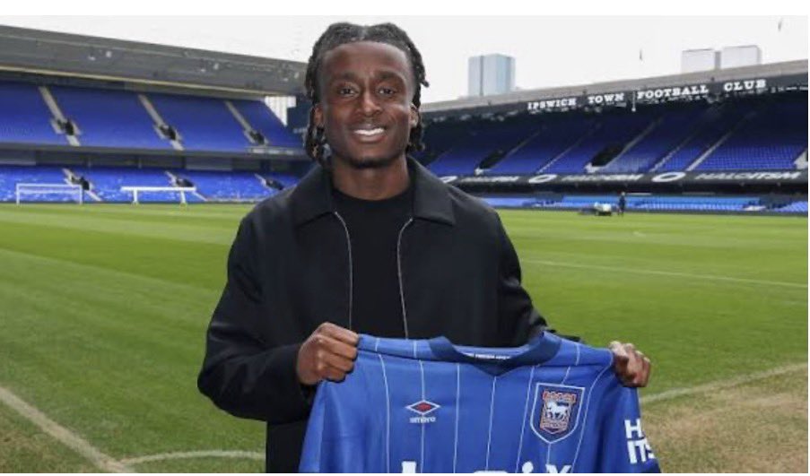 _Aaron_07_'s tweet photo. Your time has come starboy 😍 #itfc https://t.co/KrBLjmYnZU