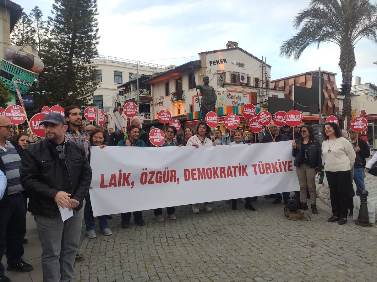 antalyaemep's tweet image. Bugün Attalos Anıtı önünde laiklik, özgürlük ve demokrasi için bir araya geldik. 

Gericiliğe, baskıya ve tek adam düzenine karşı; eşit, özgür ve laik bir ülke mücadelesini büyütmek için  mücadelemiz devam edecek. 

#emekpartisi
#emep
#antalya