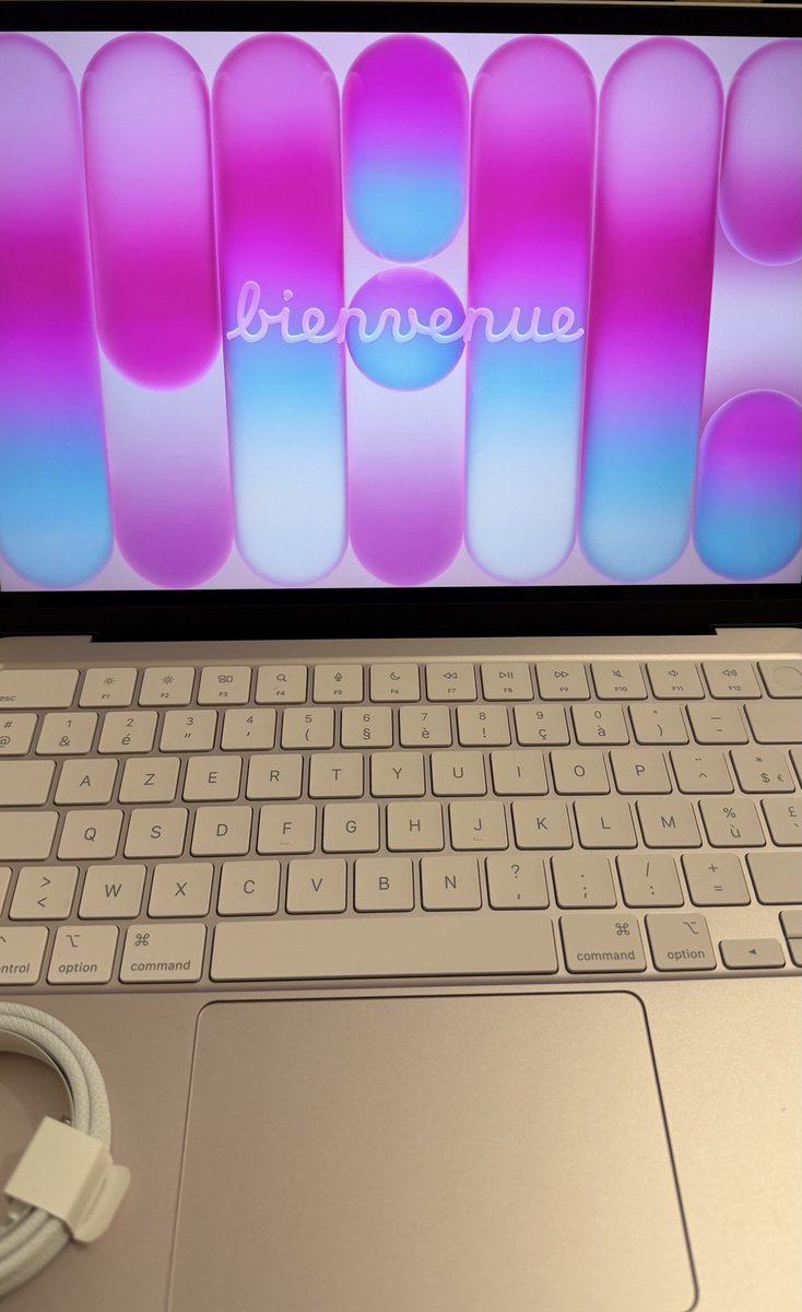 Amy 👓 tweet media