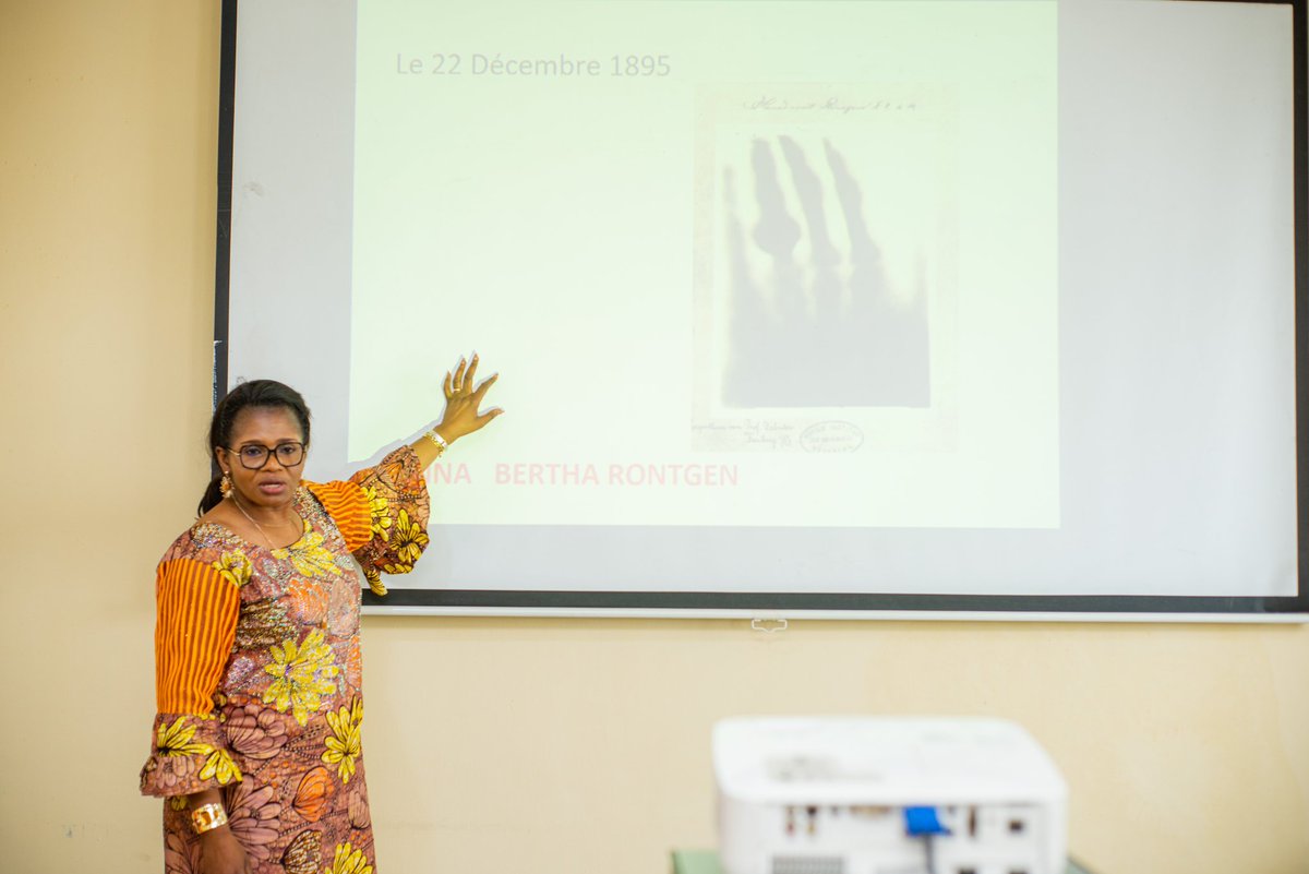 usp_plus's tweet photo. 53 Académiciennes aspirant à devenir Médecins ont vécu une immersion inspirante au Centre d’Imagerie Médicale pour Tous/FM, l’un des plus grands centres d’imagerie du pays. Accueillies par Dr Angèle Mbongo, radiologue. #FemmesEnScience #LeadershipFéminin #JeunesFilles #Médecine https://t.co/ad3lWlMewW